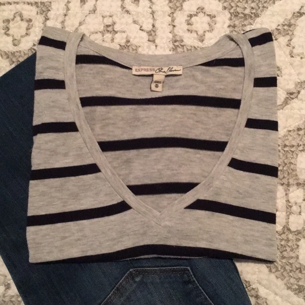 Express | Ultra Soft, Deep V, High-low Tee